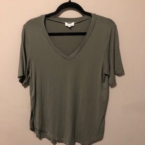 Piko Side-Slit V-Neck Tee - Small